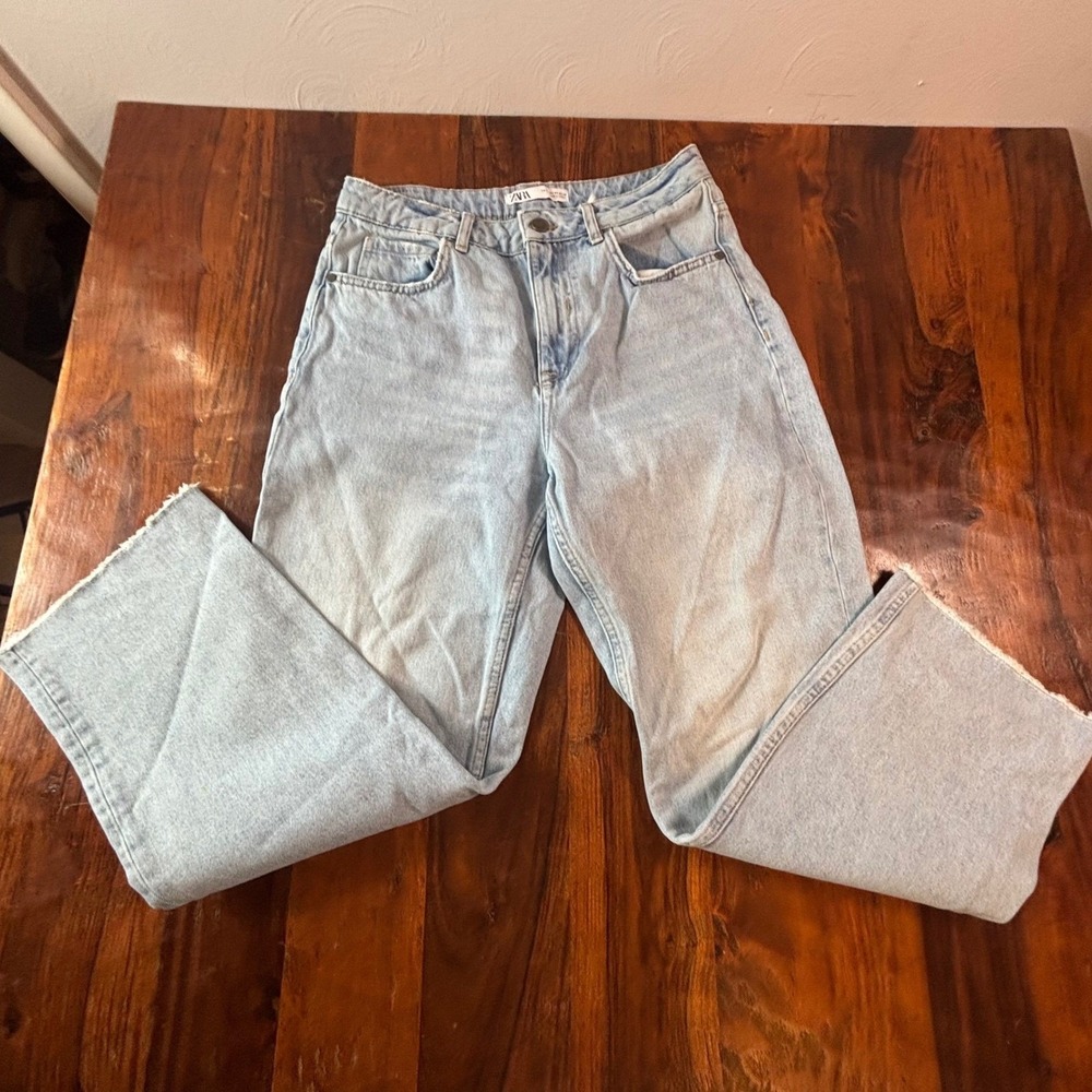 Zara Womens Light Wash High Waisted Wide Leg‎ Raw Hem Denim Jeans Size 4
